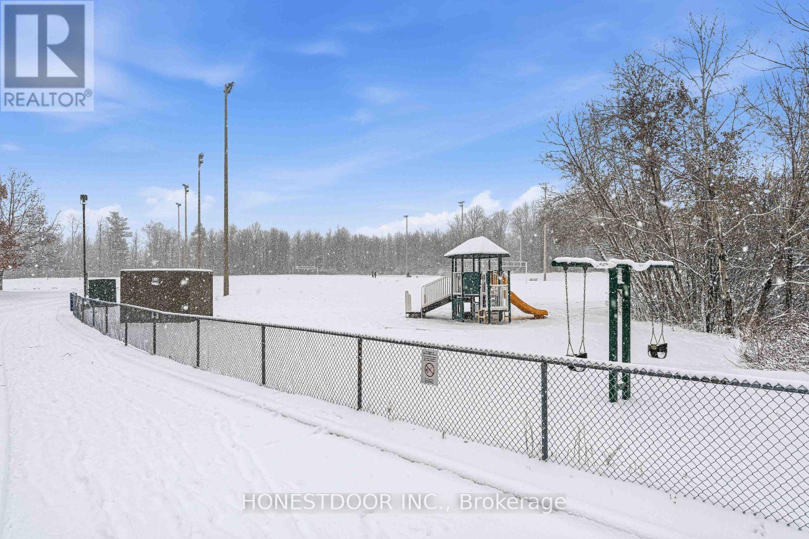 81 Strathaven Private, Ottawa, Ontario  K1J 1K7 - Photo 29 - X12598662