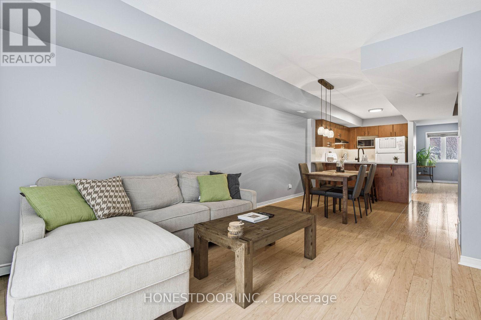 81 Strathaven Private, Ottawa, Ontario  K1J 1K7 - Photo 9 - X12598662