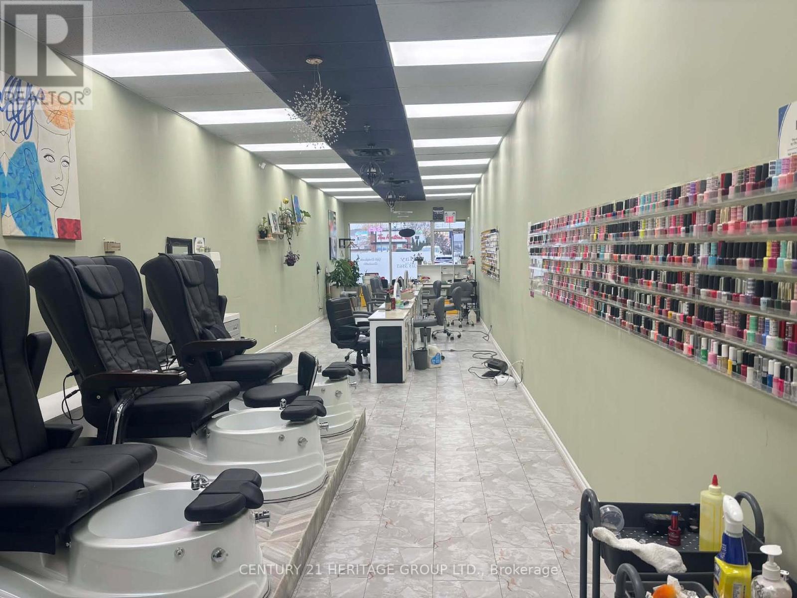 891 UPPER JAMES STREET, Hamilton, Ontario