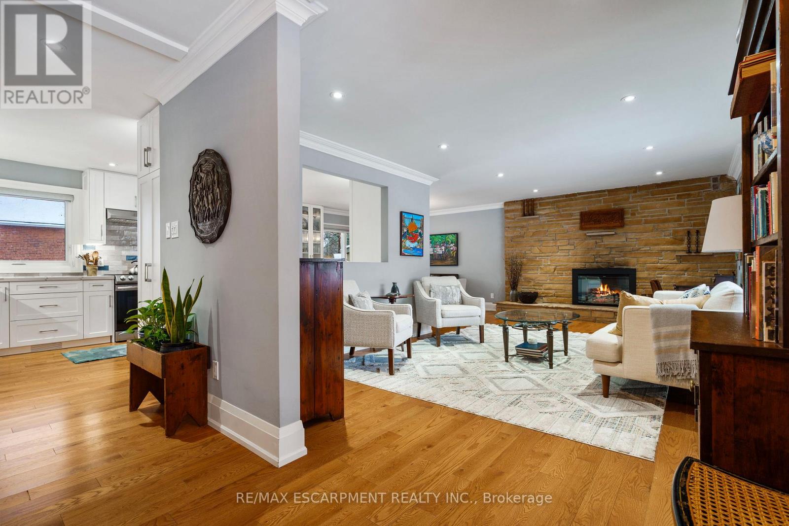 3 Hatfield Place, Hamilton, Ontario  L9H 4J7 - Photo 5 - X12598822