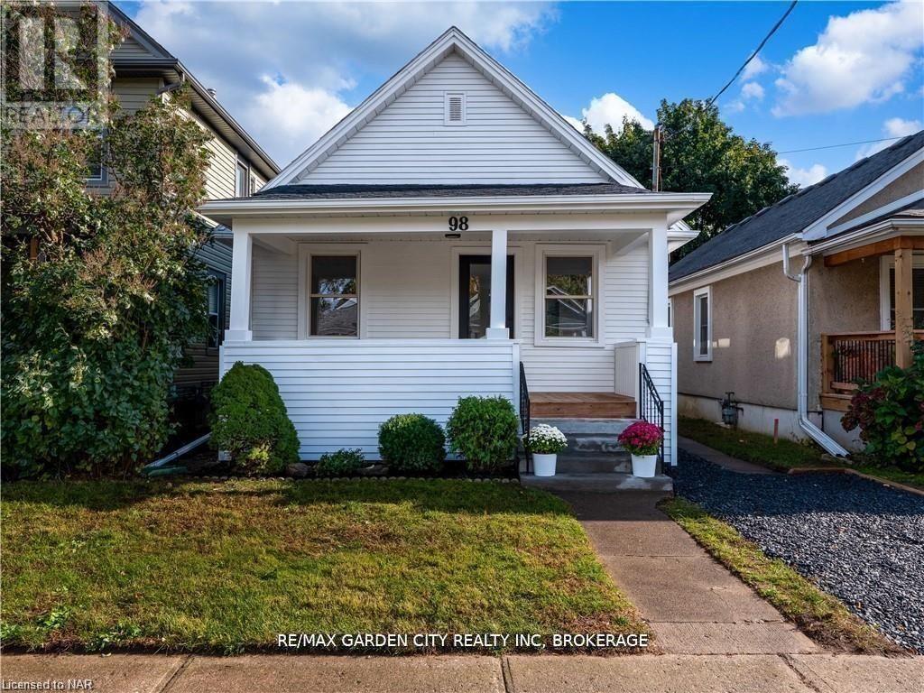 98 Pleasant Avenue, St. Catharines, Ontario  L2R 1Y1 - Photo 1 - X12598846