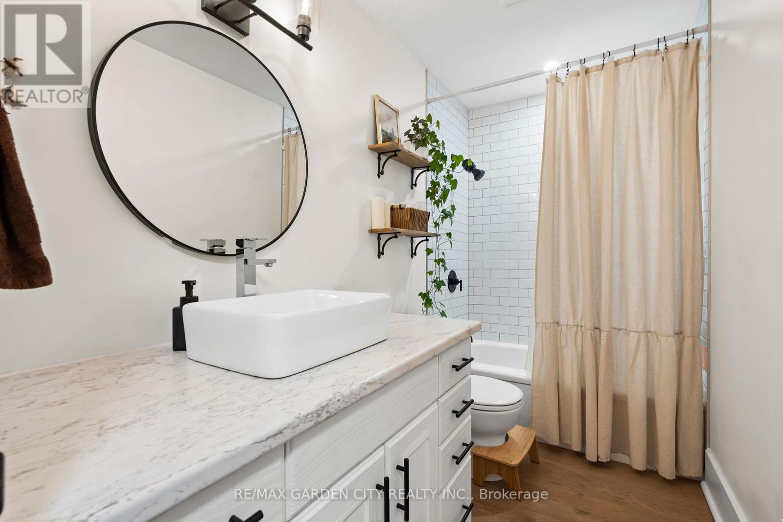 12 Nello Street, St. Catharines (Fairview), Ontario  L2N 1G6 - Photo 20 - X12598858