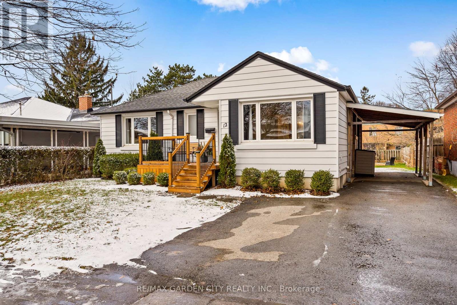 12 Nello Street, St. Catharines (Fairview), Ontario  L2N 1G6 - Photo 5 - X12598858