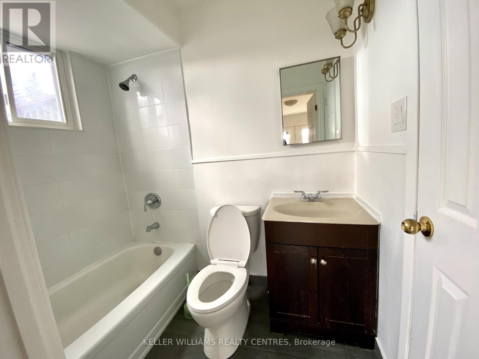 Lower Back Unit - 43 Walter Avenue, Newmarket (Bristol-London), Ontario  L3Y 2T2 - Photo 10 - N12551318