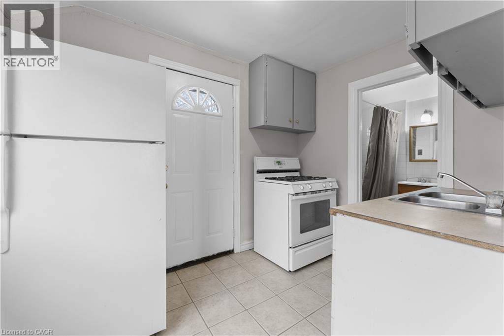 379 Strathearne Avenue, Hamilton, Ontario L8H 5L2 - Photo 6 - 40792192