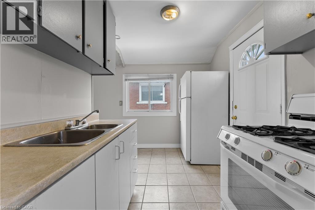 379 Strathearne Avenue, Hamilton, Ontario L8H 5L2 - Photo 7 - 40792192