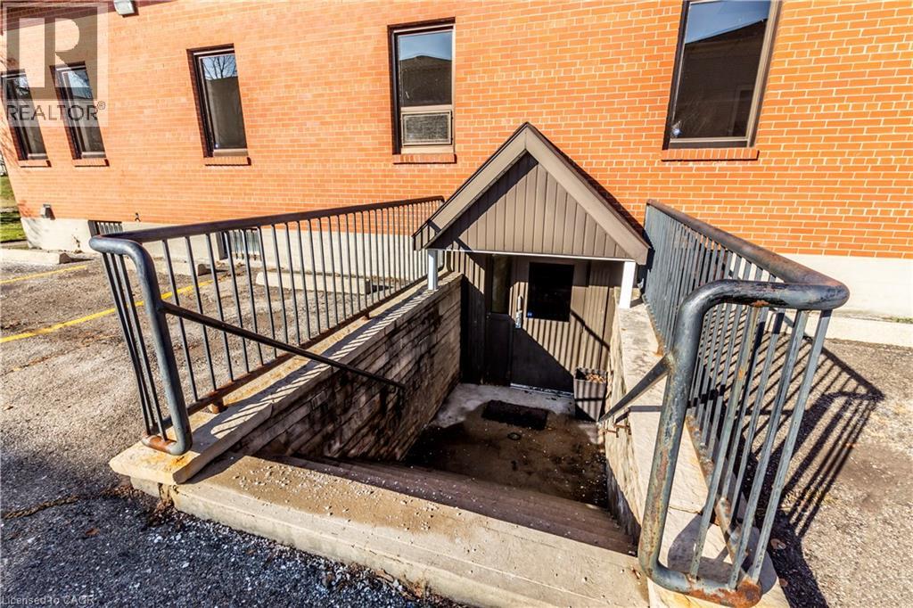 275 Lawrence Avenue Unit# Lower, Kitchener, Ontario N2M 1Y3 - Photo 3 - 40791937