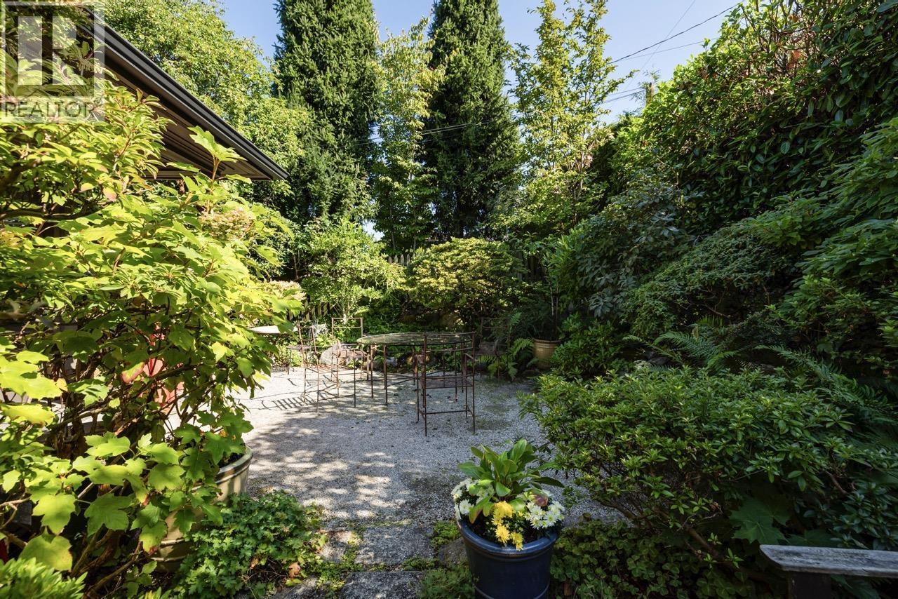 2533 Wallace Crescent, Vancouver, British Columbia  V6R 3V3 - Photo 5 - R3071909