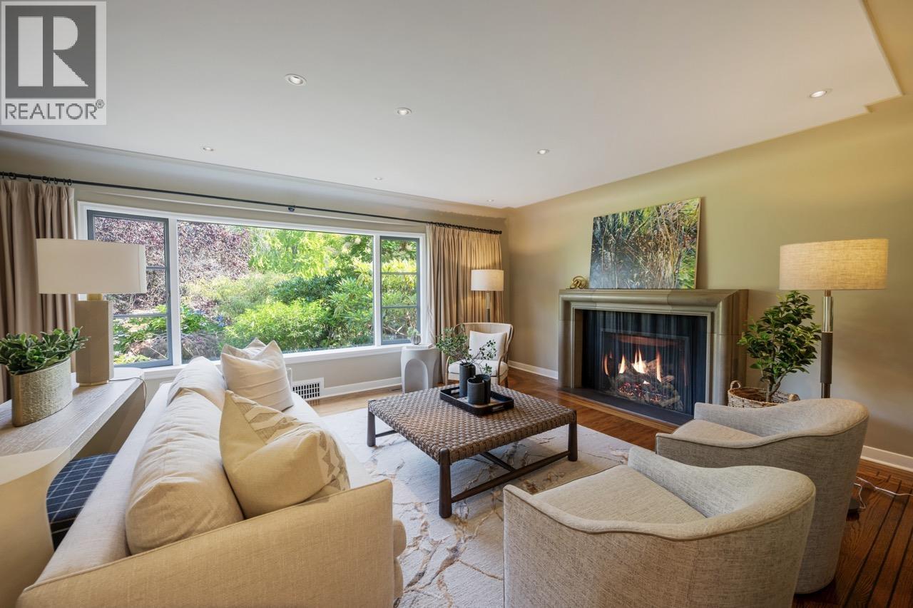 2533 Wallace Crescent, Vancouver, British Columbia  V6R 3V3 - Photo 8 - R3071909