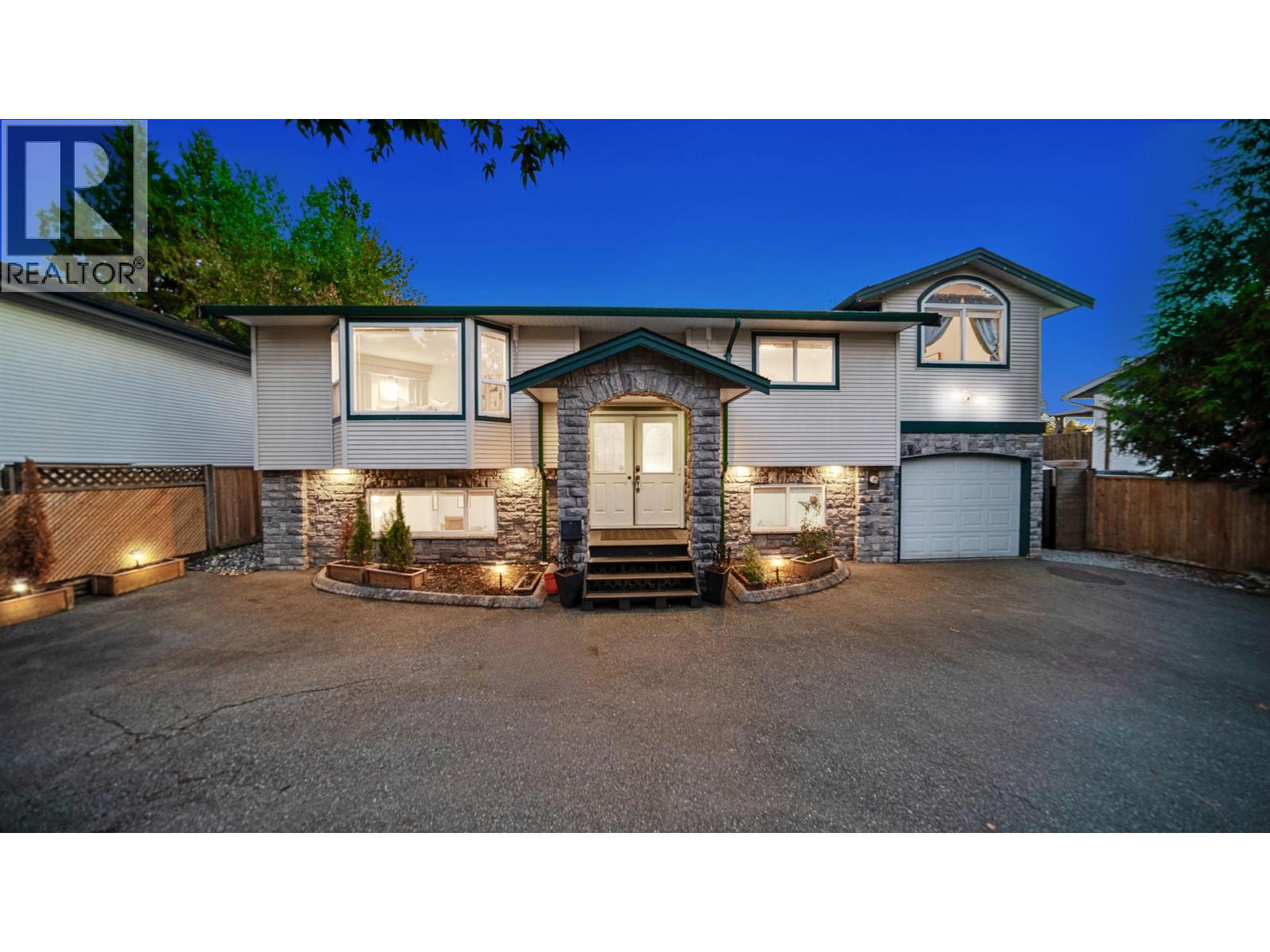 21124 Glenwood Avenue, Maple Ridge, British Columbia  V2X 8K5 - Photo 11 - R3071919