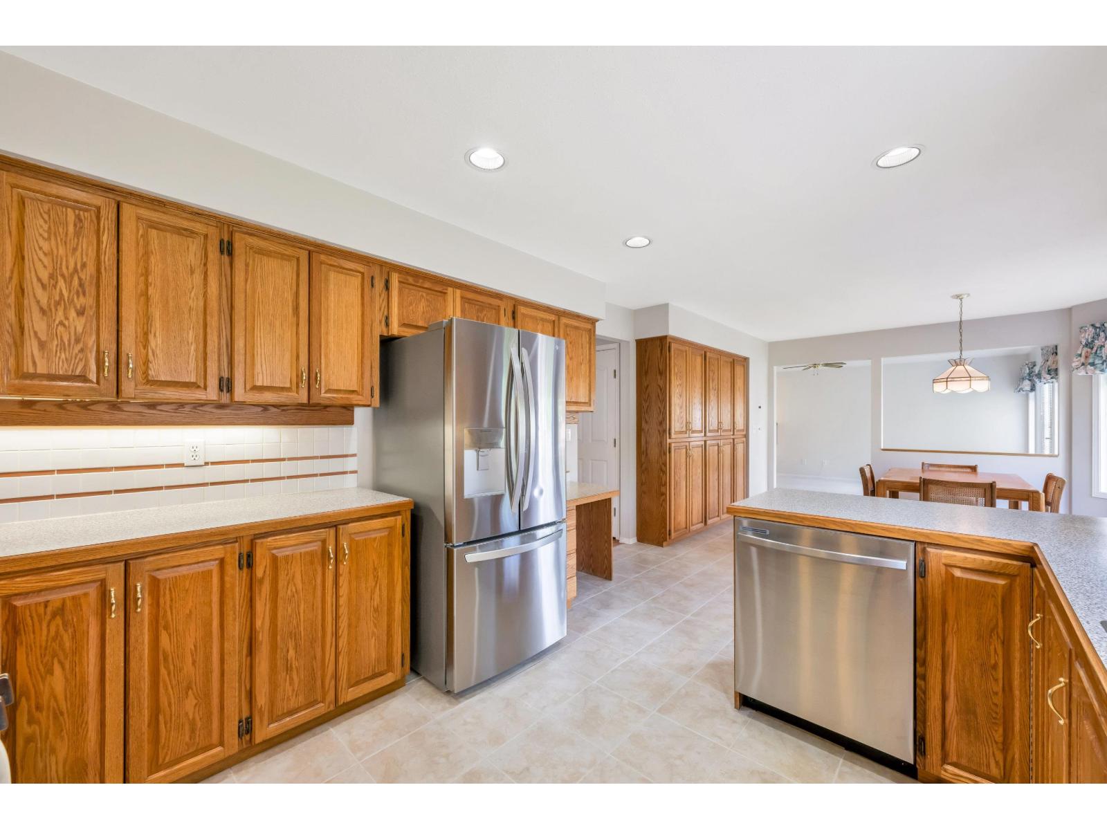 8165 154 Street, Surrey, British Columbia  V3S 7X8 - Photo 6 - R3063308