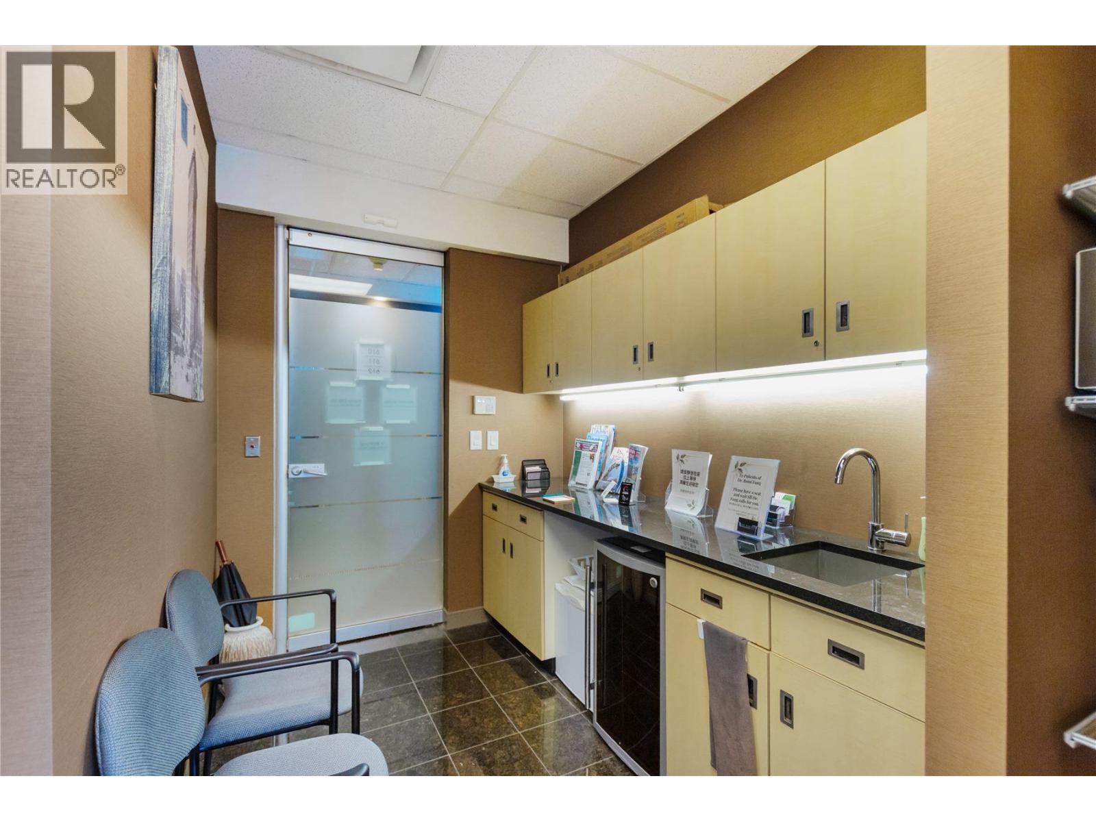 610, 611, 612 6081 No. 3 Road, Richmond, British Columbia  V6Y 2B2 - Photo 5 - C8074296