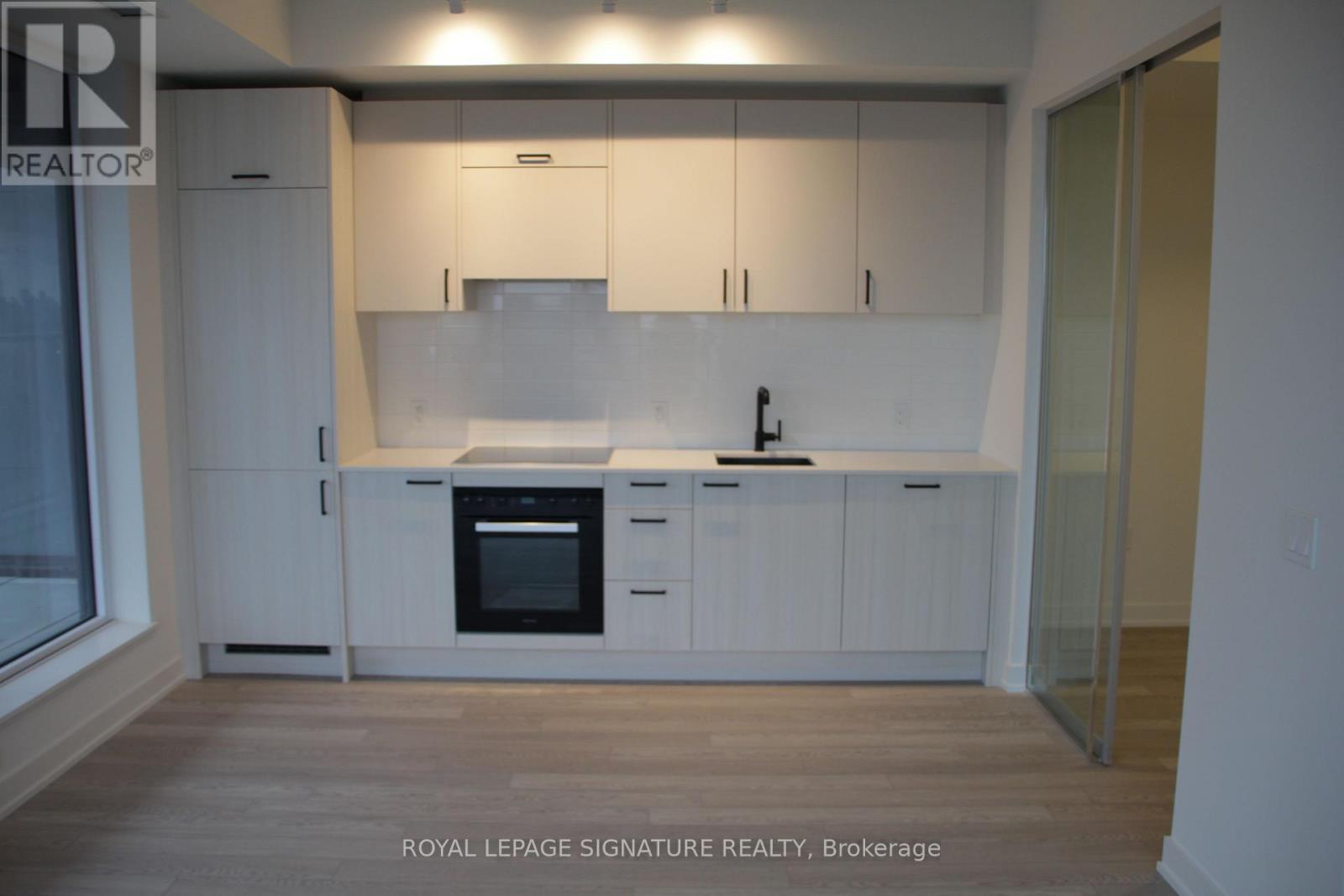 1014 - 1 Quarrington Lane, Toronto, Ontario  M3C 0S4 - Photo 10 - C12595234