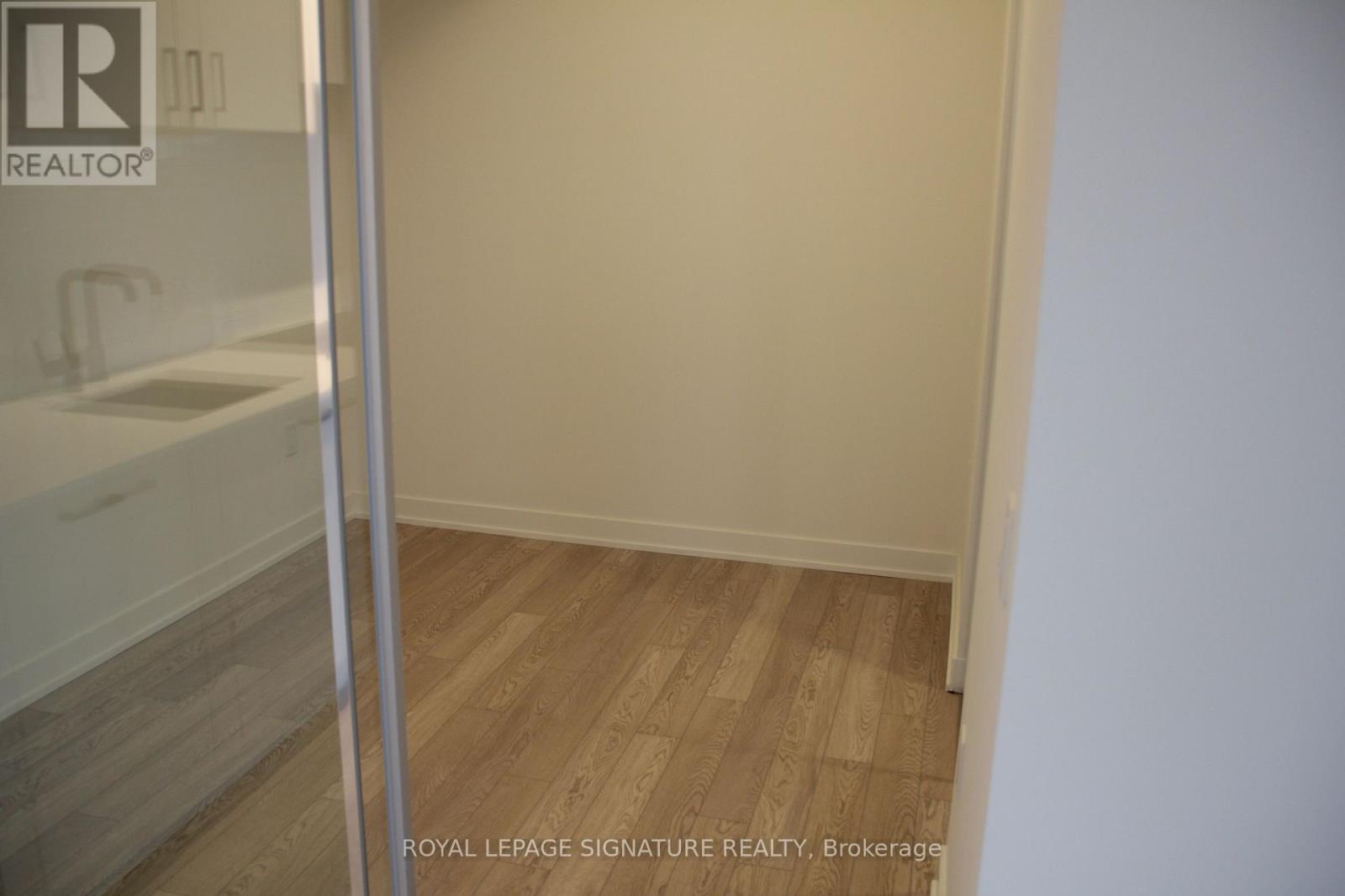 1014 - 1 Quarrington Lane, Toronto, Ontario  M3C 0S4 - Photo 6 - C12595234