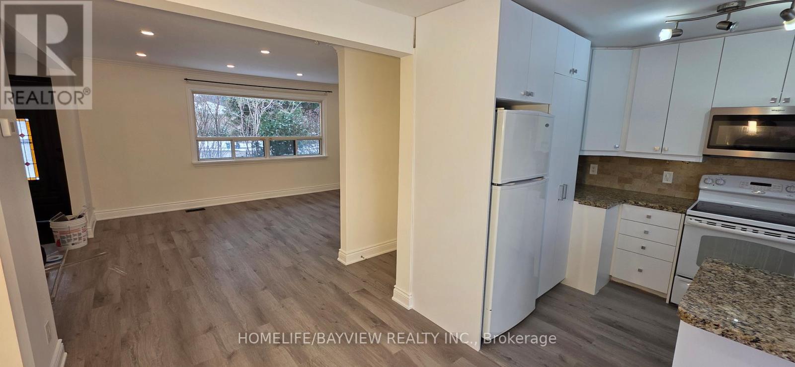 55 Cartier Crescent, Richmond Hill (Crosby), Ontario  L4C 2N3 - Photo 6 - N12541886