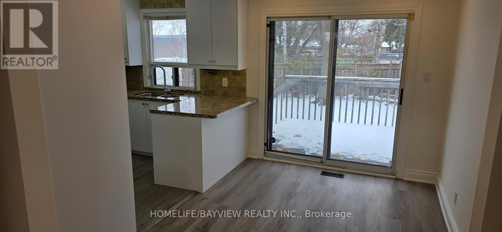 55 Cartier Crescent, Richmond Hill (Crosby), Ontario  L4C 2N3 - Photo 4 - N12541886