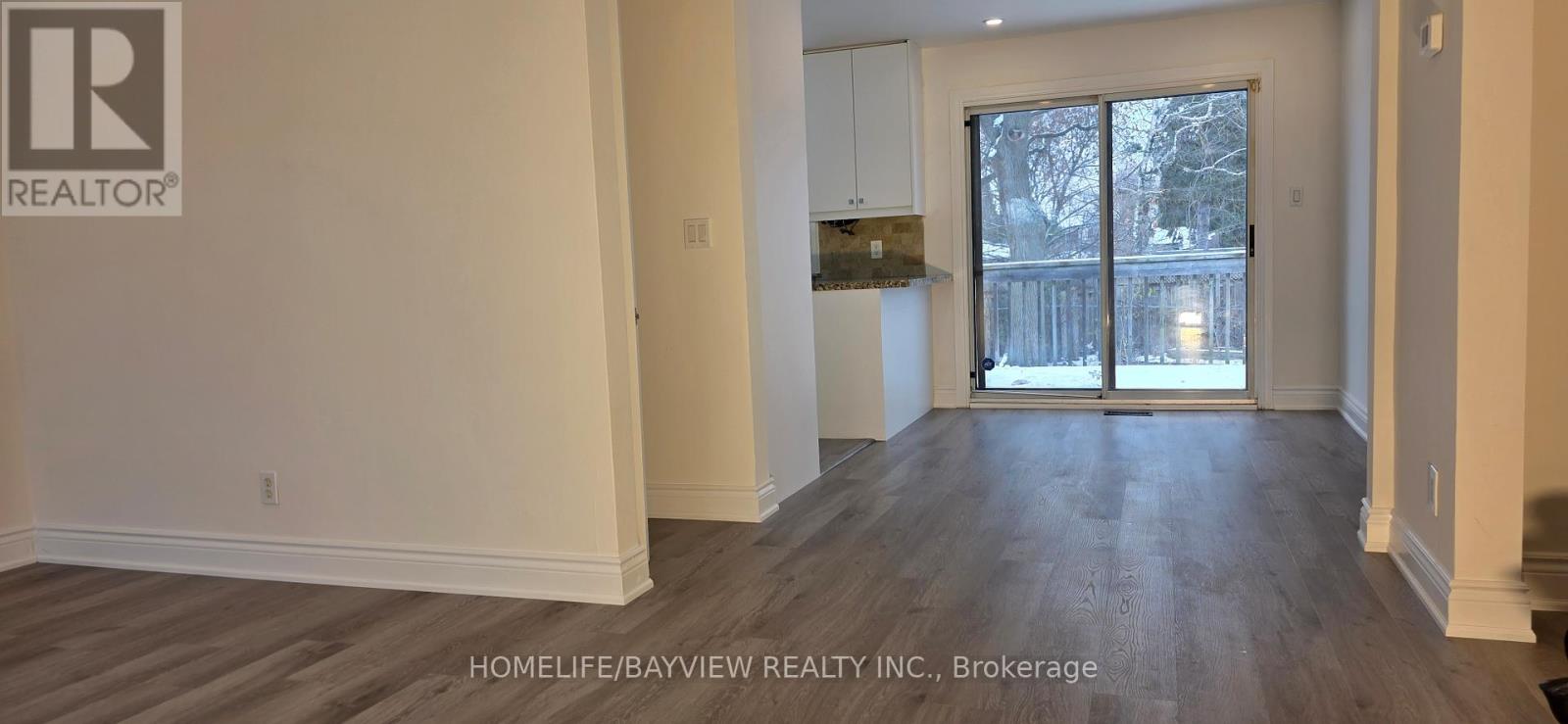 55 Cartier Crescent, Richmond Hill (Crosby), Ontario  L4C 2N3 - Photo 8 - N12541886