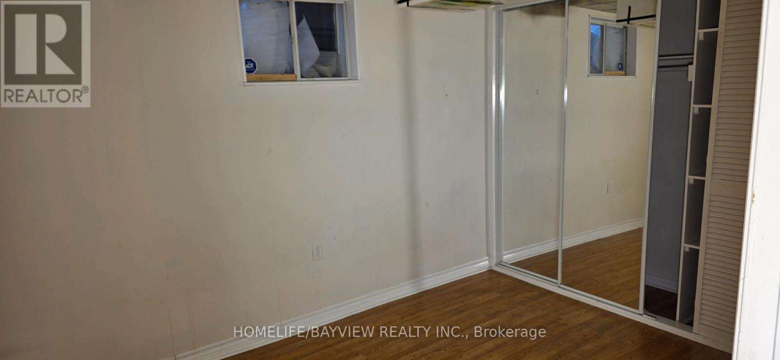 55 Cartier Crescent, Richmond Hill (Crosby), Ontario  L4C 2N3 - Photo 18 - N12541886