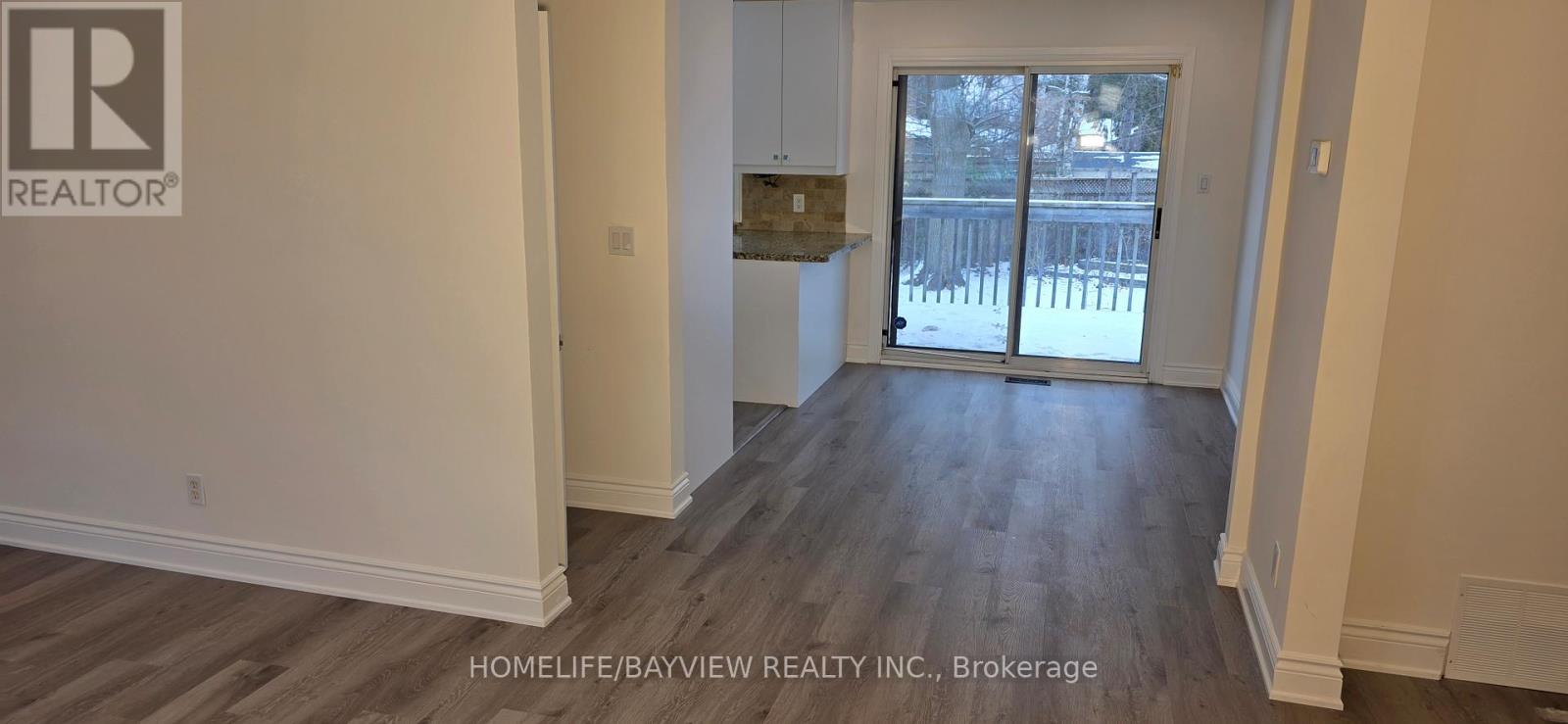 55 Cartier Crescent, Richmond Hill (Crosby), Ontario  L4C 2N3 - Photo 5 - N12541886