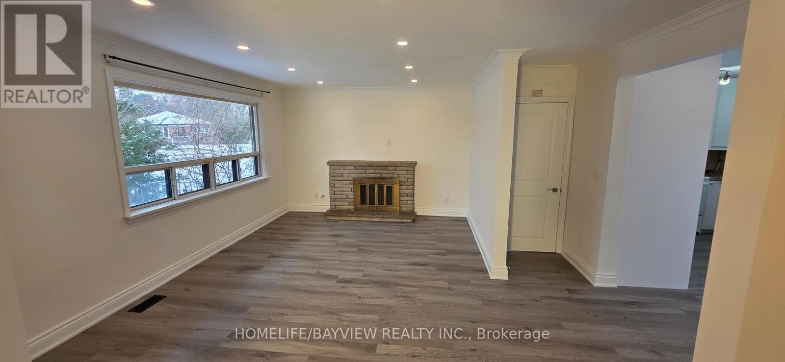 55 Cartier Crescent, Richmond Hill (Crosby), Ontario  L4C 2N3 - Photo 9 - N12541886