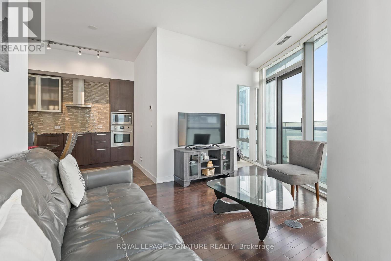 3705 - 14 York Street, Toronto, Ontario  M5J 0B1 - Photo 3 - C12598914