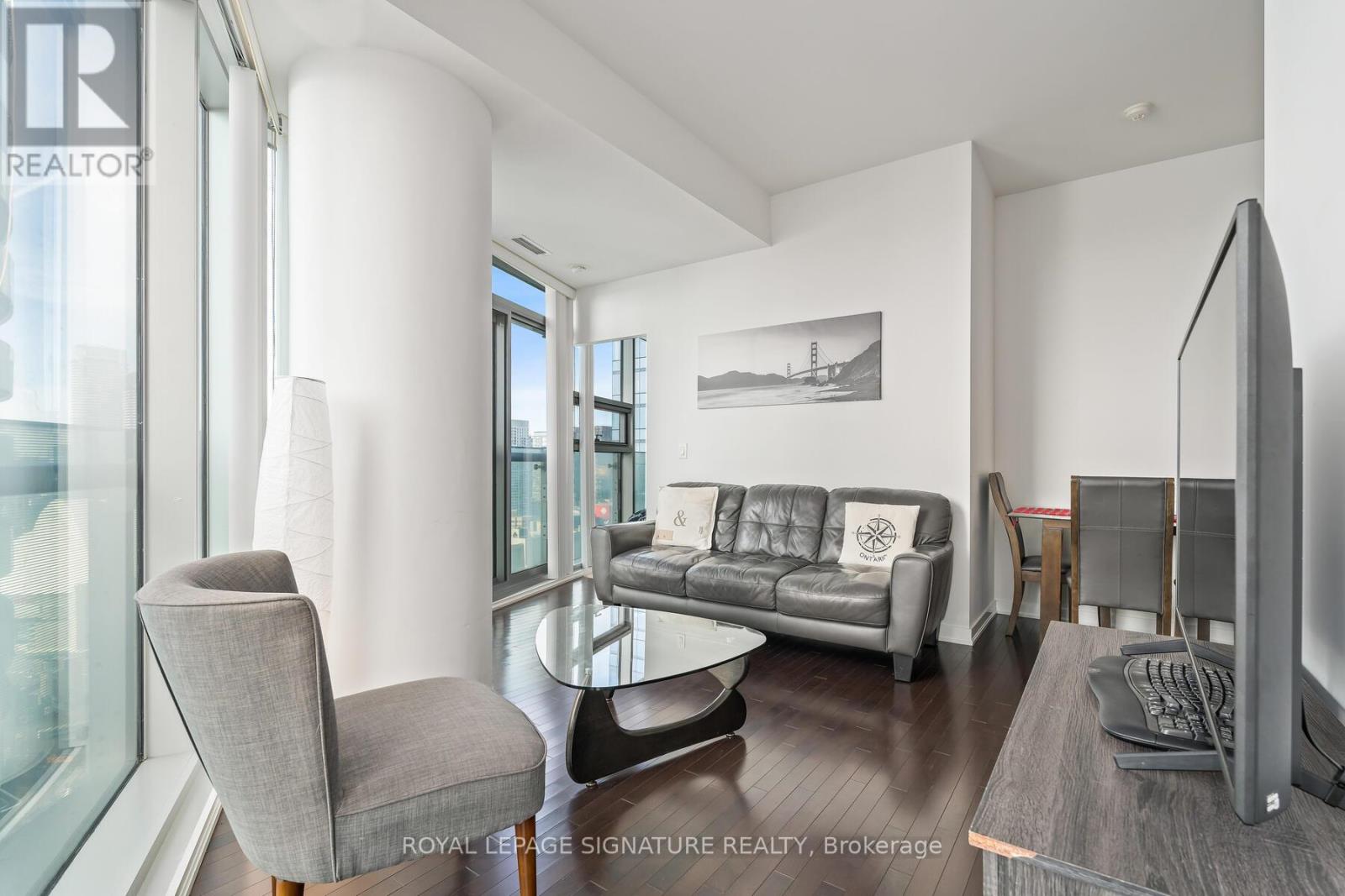 3705 - 14 York Street, Toronto, Ontario  M5J 0B1 - Photo 2 - C12598946