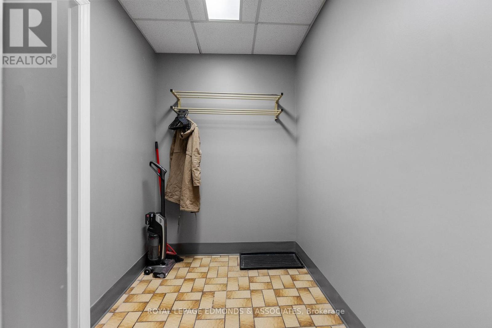 C - 270 Lake Street, Pembroke, Ontario  K8A 7Y9 - Photo 12 - X12445714