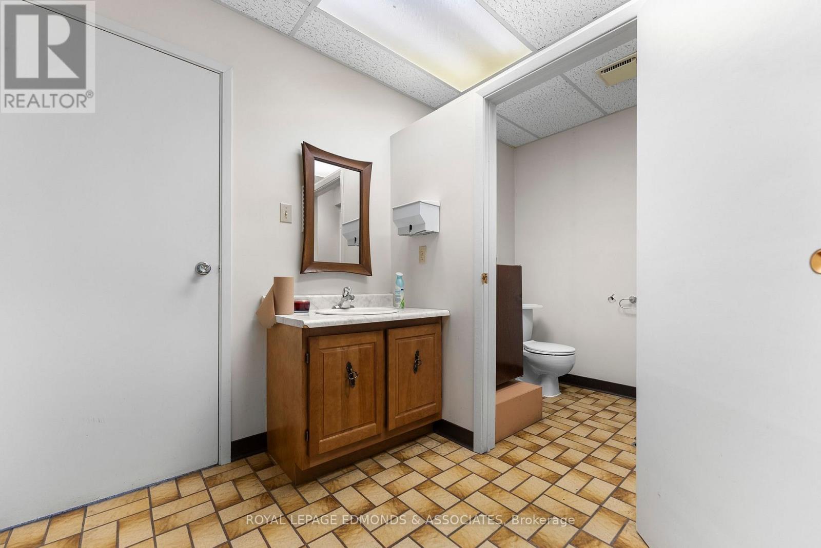 A,b - 270 Lake Street, Pembroke, Ontario  K8A 7Y9 - Photo 25 - X12445715