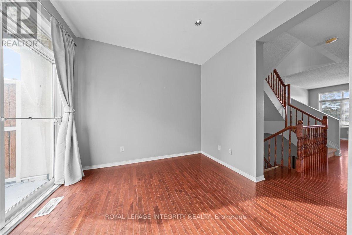 180 Clearview Avenue, Ottawa, Ontario  K1Z 1B8 - Photo 15 - X12469460