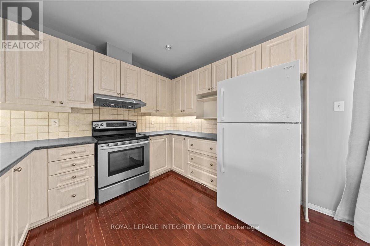 180 Clearview Avenue, Ottawa, Ontario  K1Z 1B8 - Photo 18 - X12469460