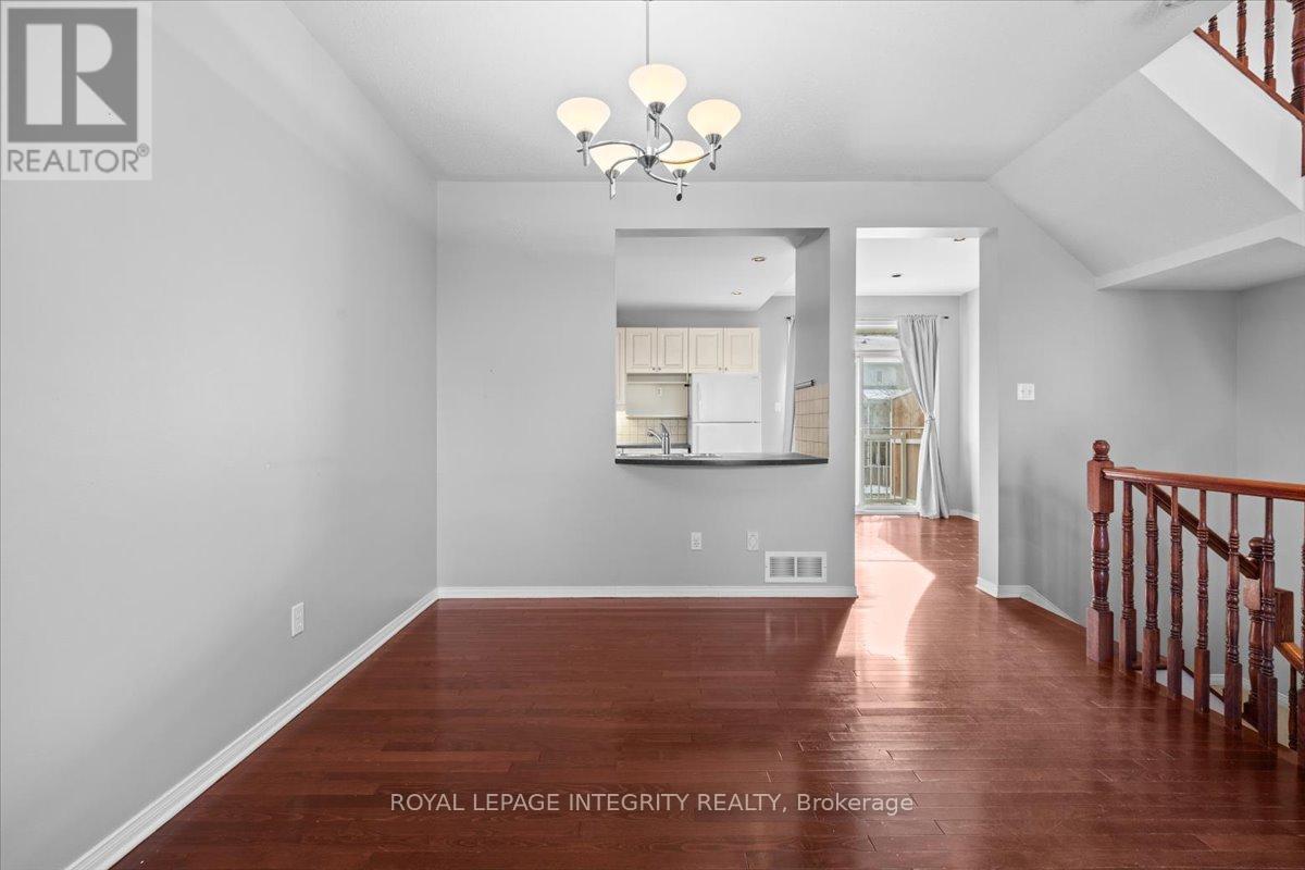 180 Clearview Avenue, Ottawa, Ontario  K1Z 1B8 - Photo 9 - X12469460