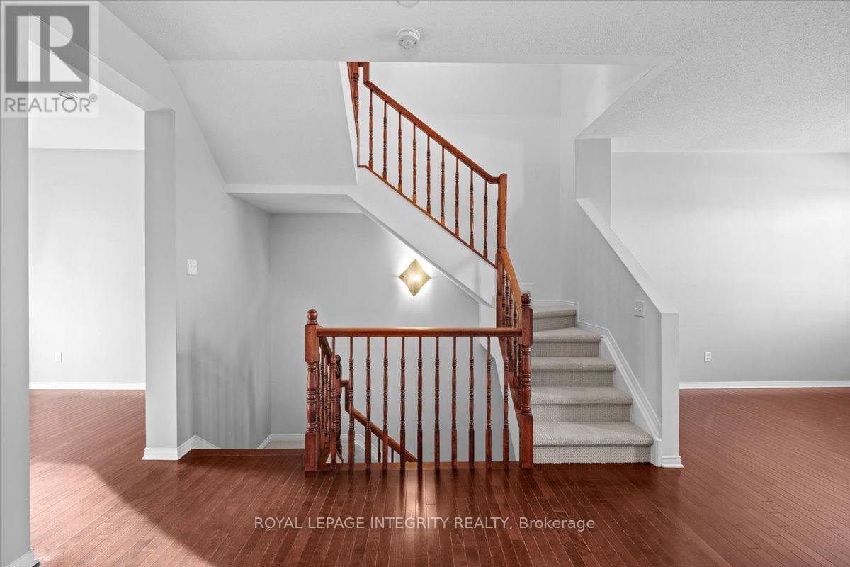 180 Clearview Avenue, Ottawa, Ontario  K1Z 1B8 - Photo 8 - X12469460