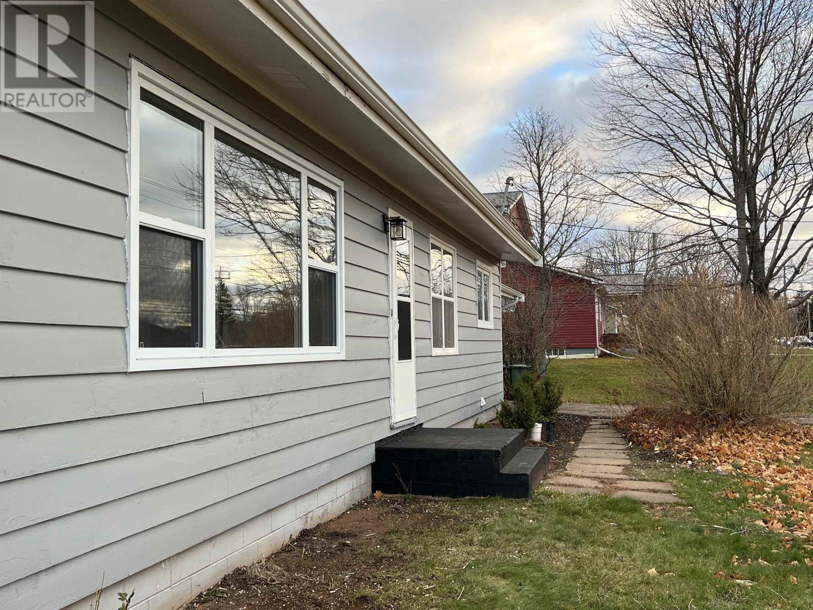 222 Mount Edward Road, Charlottetown, Prince Edward Island  C1A 5T5 - Photo 8 - 202529011