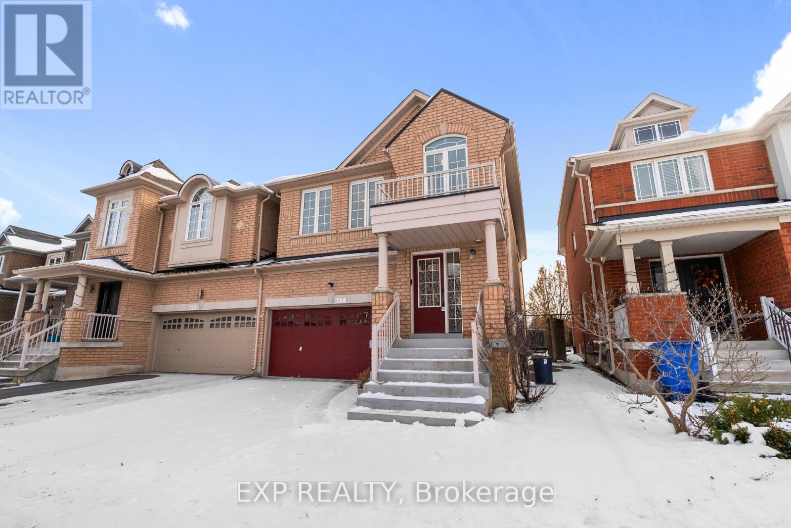 7 WALLWARK STREET, Aurora, Ontario