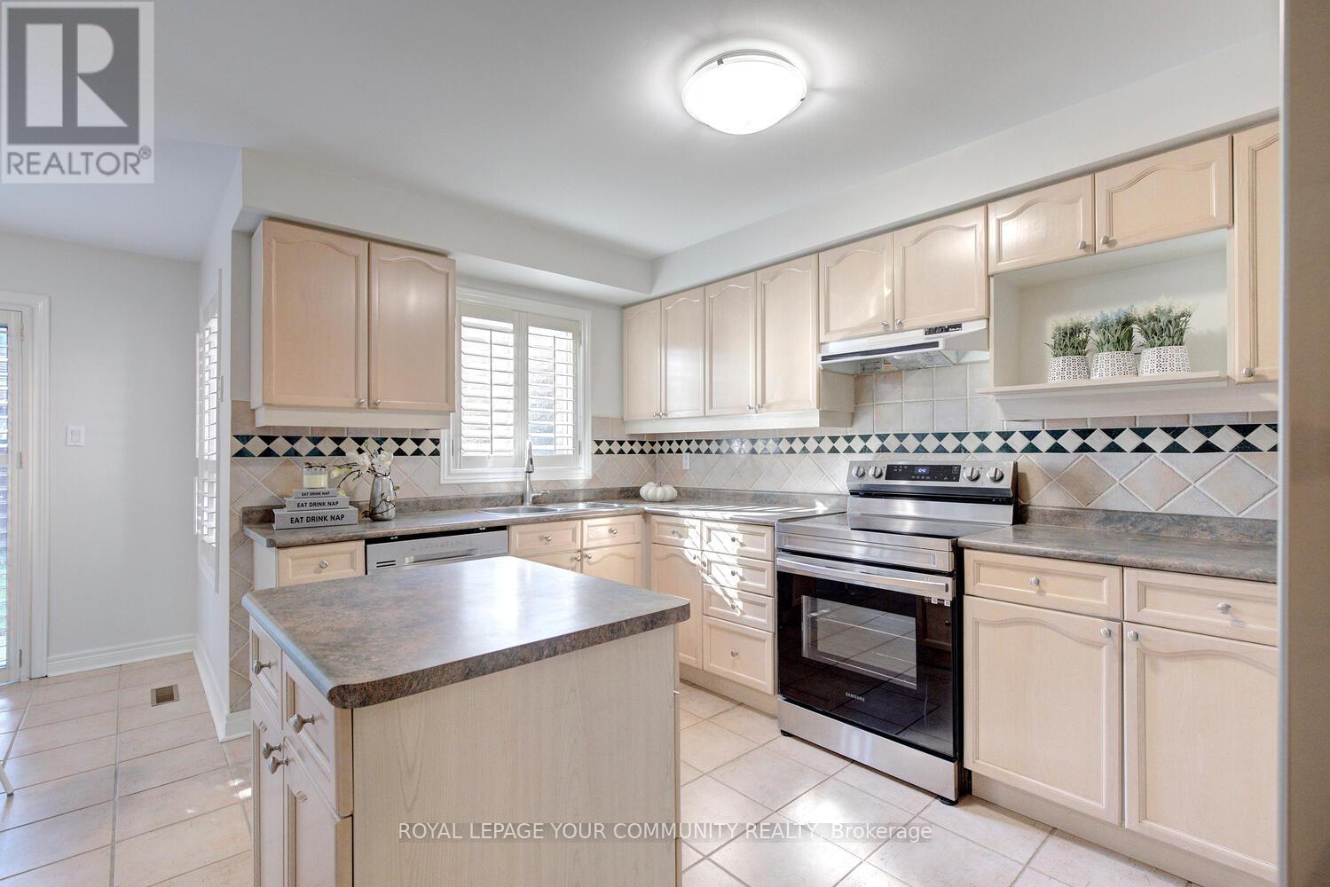 108 Kirkbride Crescent, Vaughan (Maple), Ontario  L6A 2J6 - Photo 19 - N12598924