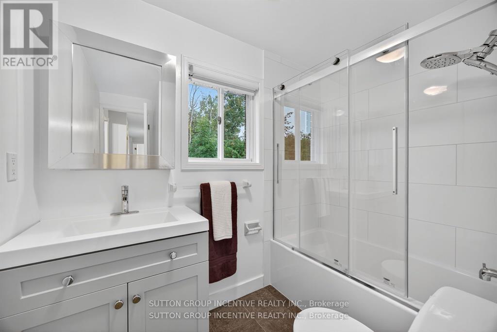 87 Irwin Drive, Barrie (Northwest), Ontario  L4N 7A9 - Photo 19 - S12598916