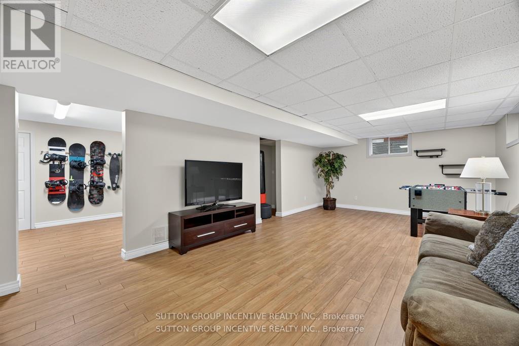 87 Irwin Drive, Barrie (Northwest), Ontario  L4N 7A9 - Photo 29 - S12598916