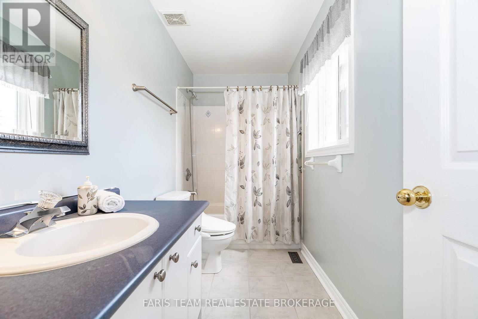 17 Nicole Marie Avenue, Barrie (East Bayfield), Ontario  L4M 6Z1 - Photo 18 - S12598928