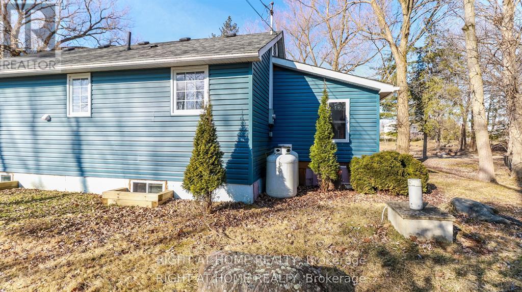 20 Long Point Road, Tay, Ontario  L0K 2C0 - Photo 3 - S12598930