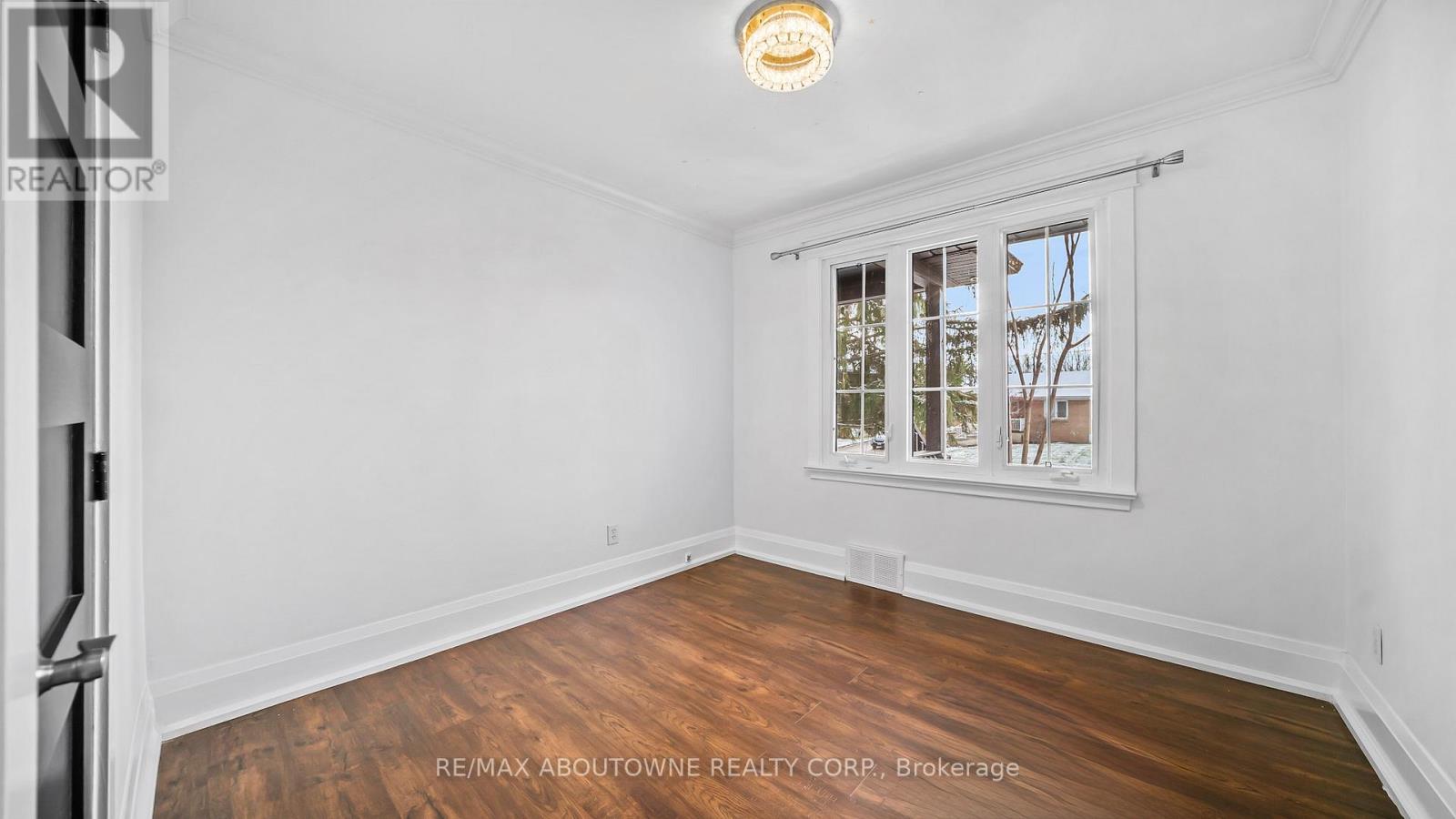 231 Woodale Avenue, Oakville, Ontario  L6K 2N3 - Photo 13 - W12598862