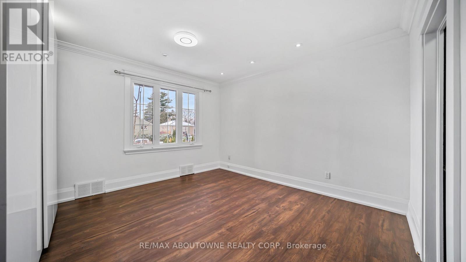 231 Woodale Avenue, Oakville, Ontario  L6K 2N3 - Photo 15 - W12598862