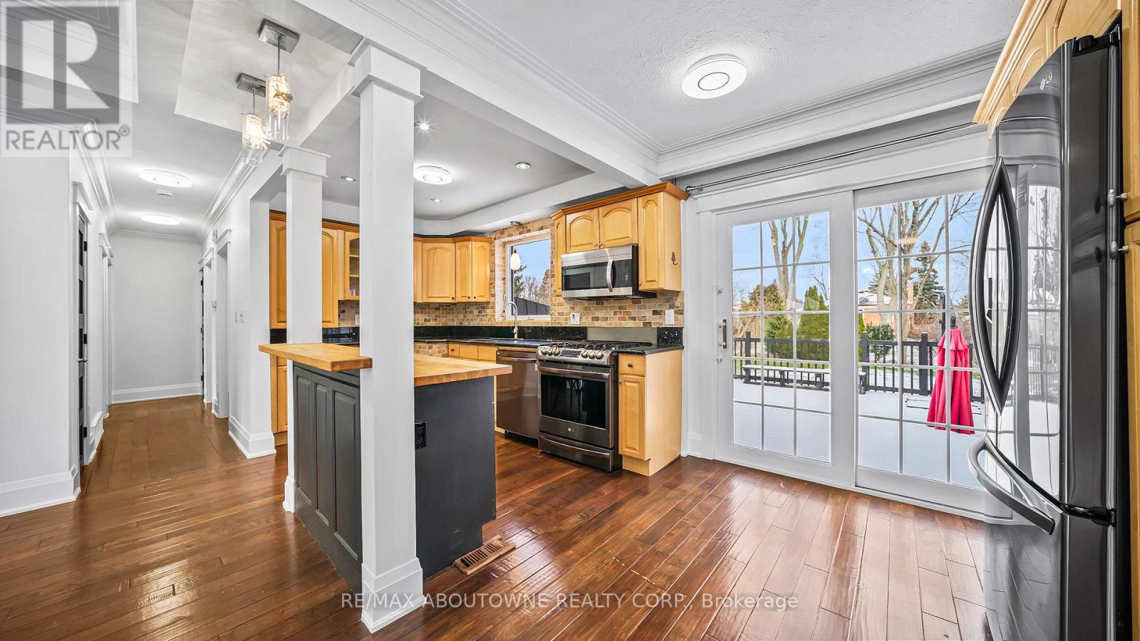 231 Woodale Avenue, Oakville, Ontario  L6K 2N3 - Photo 8 - W12598862