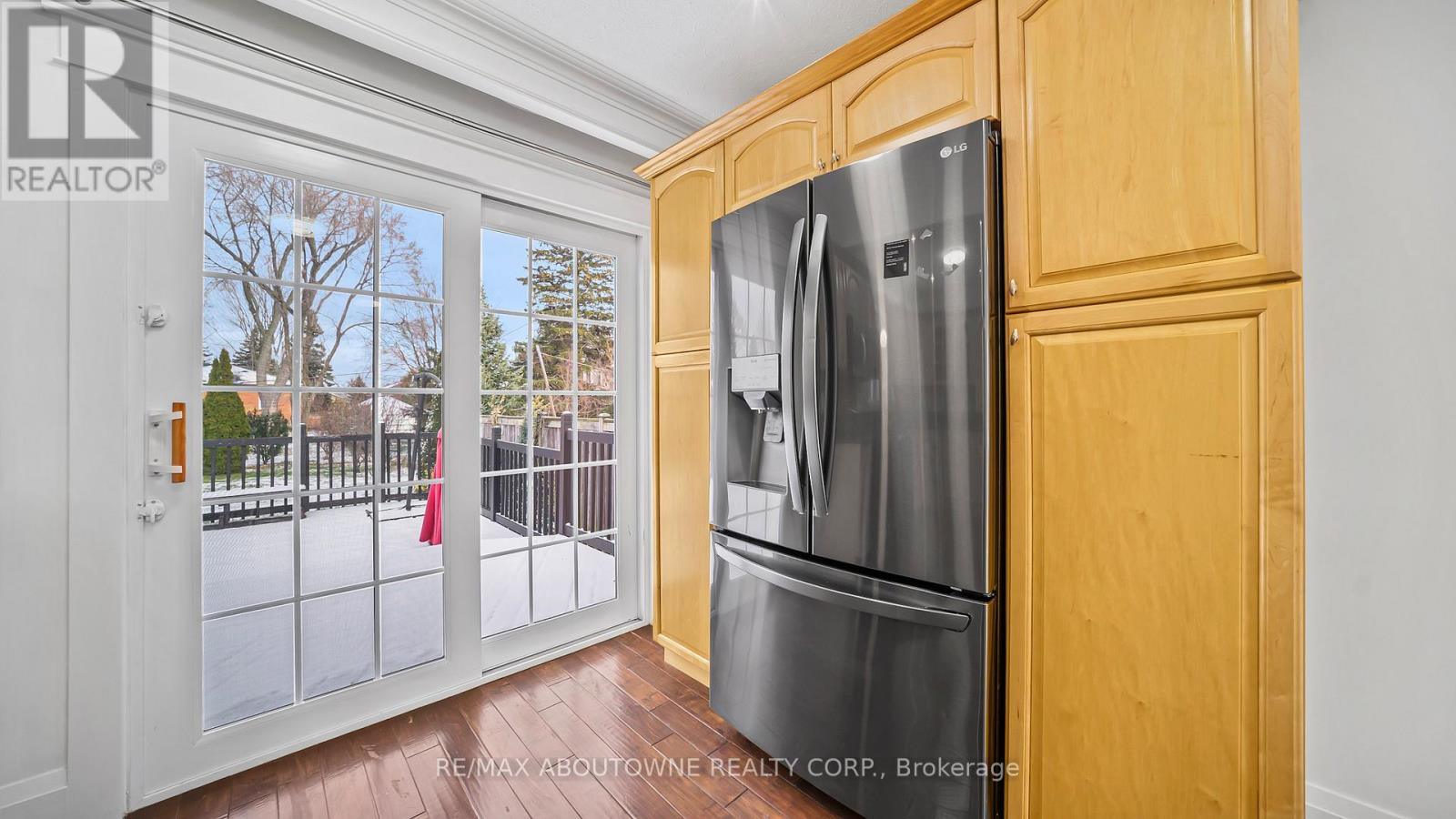 231 Woodale Avenue, Oakville, Ontario  L6K 2N3 - Photo 9 - W12598862