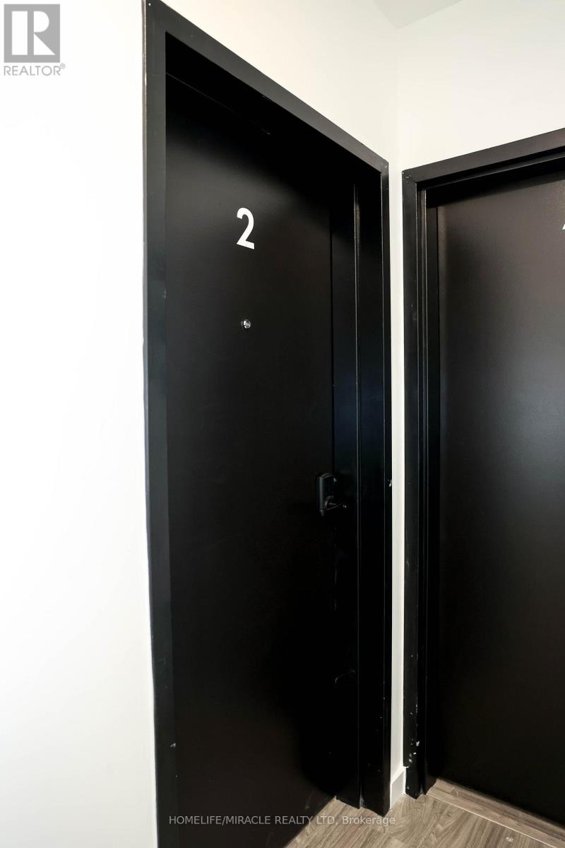 2 - 148 Glenlake Avenue, Toronto, Ontario  M6P 1E7 - Photo 4 - W12598940