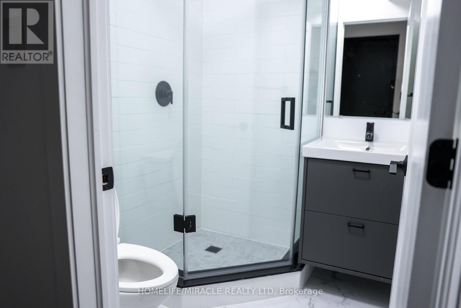 2 - 148 Glenlake Avenue, Toronto, Ontario  M6P 1E7 - Photo 5 - W12598940