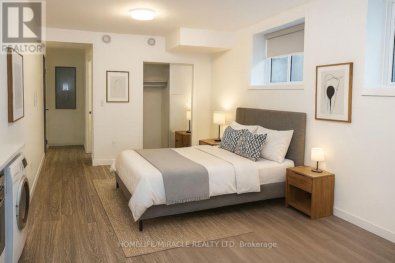 2 - 148 Glenlake Avenue, Toronto, Ontario  M6P 1E7 - Photo 7 - W12598940