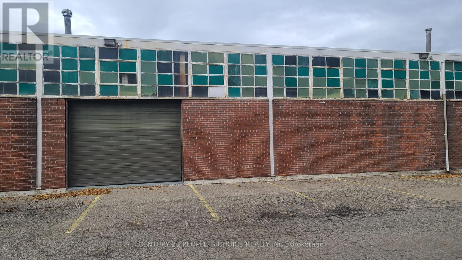 22 Benton Road, Toronto, Ontario  M6M 3G4 - Photo 3 - W12598942