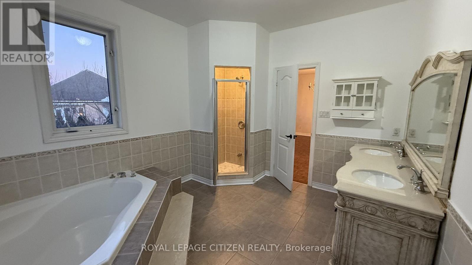 180 Kimber Crescent, Vaughan, Ontario  L4L 9K3 - Photo 13 - N12596192