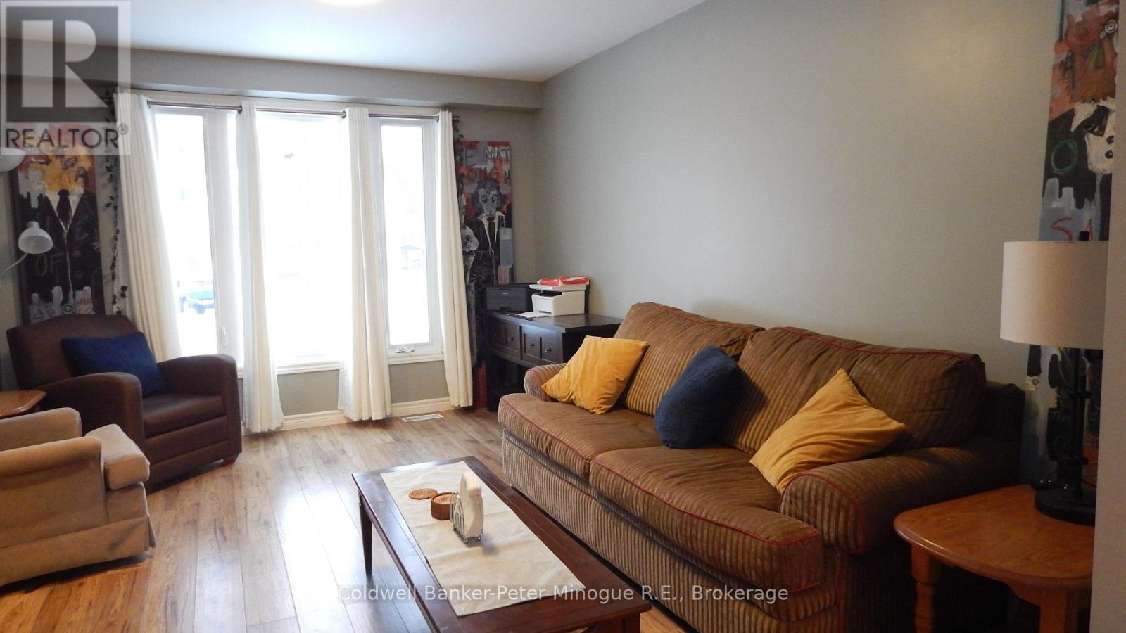 147 Sherryl Crescent, North Bay (College Heights), Ontario  P1B 8R8 - Photo 3 - X12599046