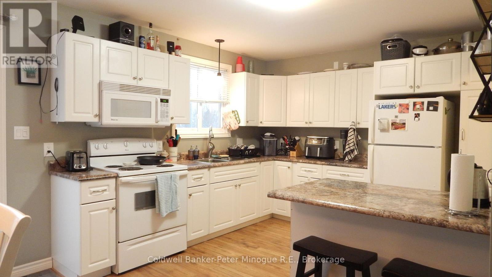 147 Sherryl Crescent, North Bay (College Heights), Ontario  P1B 8R8 - Photo 6 - X12599046